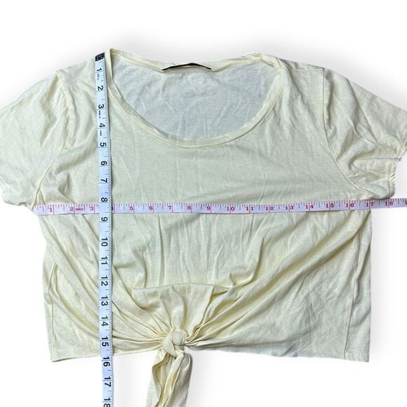 RAGGS II RICHES Women’s Pale Yellow Short Sleeve Tie-Front Crop Top Size Large - Picture 5 of 5